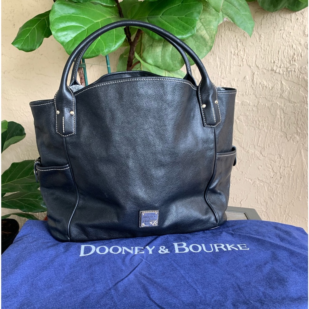 Dooney & Bourke,Large leather black bag